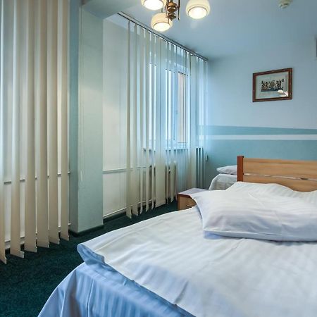 Hotel Konin Конин Екстериор снимка