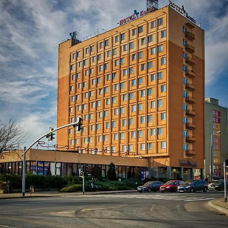 Hotel Konin Конин Екстериор снимка