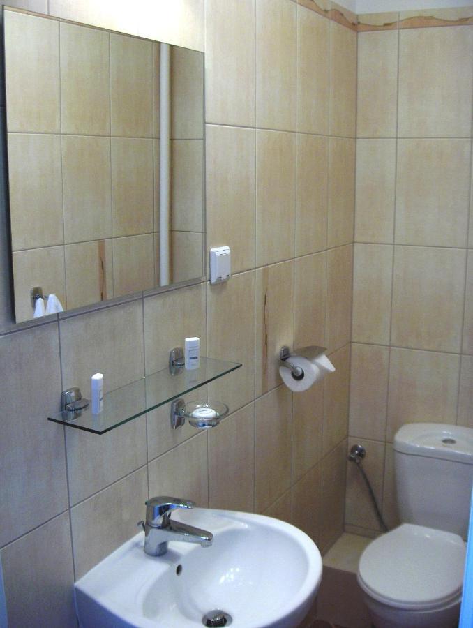 Hotel Konin Конин Екстериор снимка