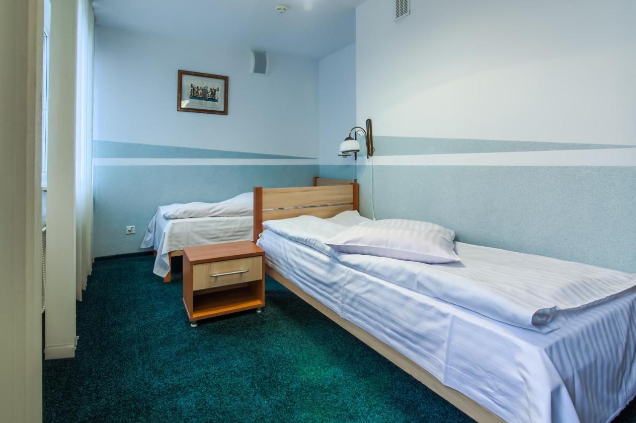 Hotel Konin Конин Екстериор снимка
