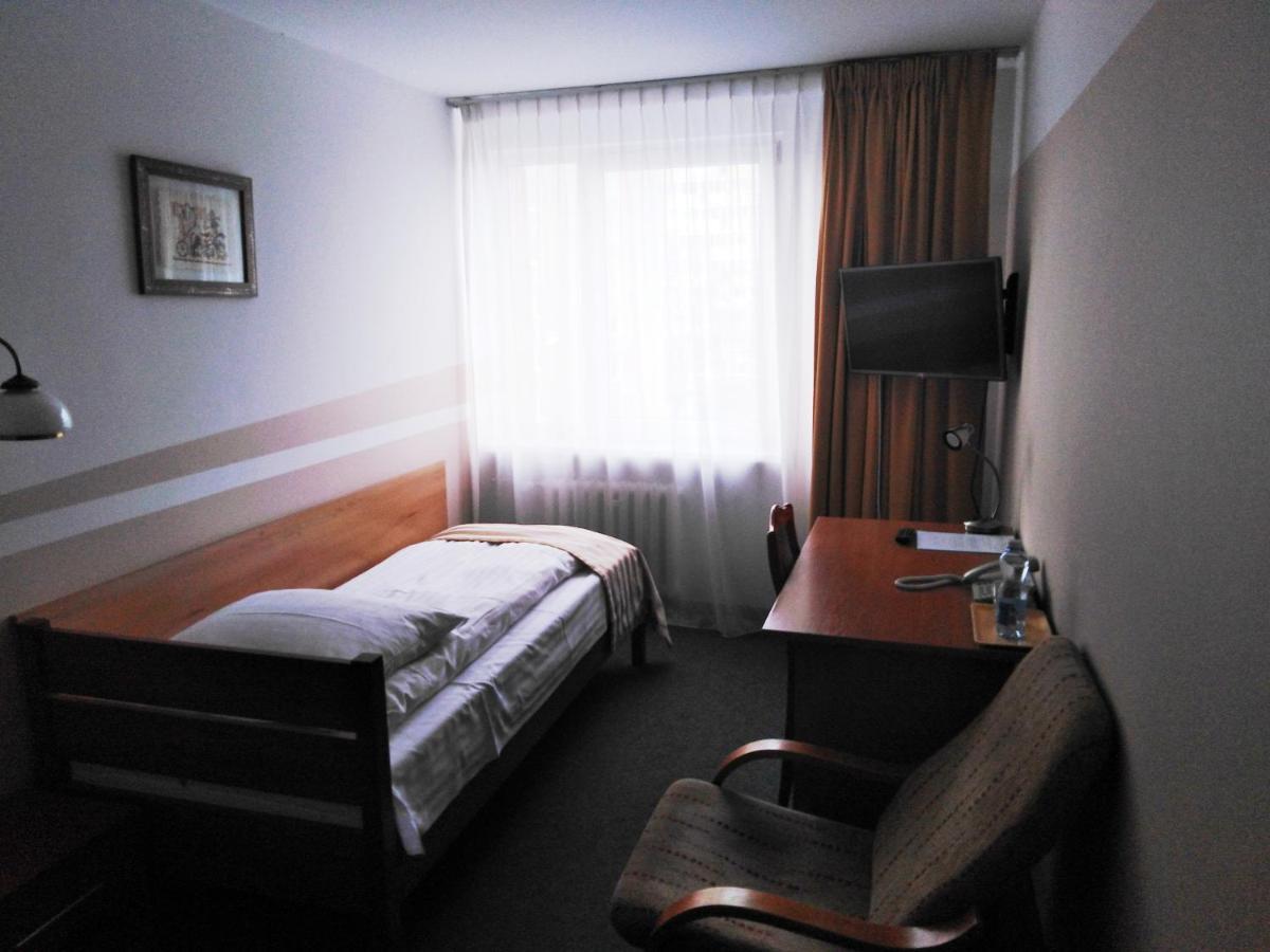 Hotel Konin Конин Екстериор снимка