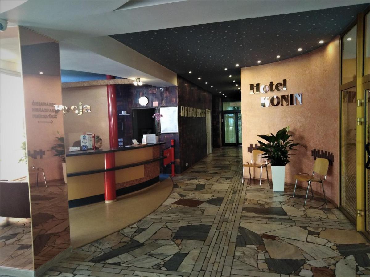 Hotel Konin Конин Екстериор снимка